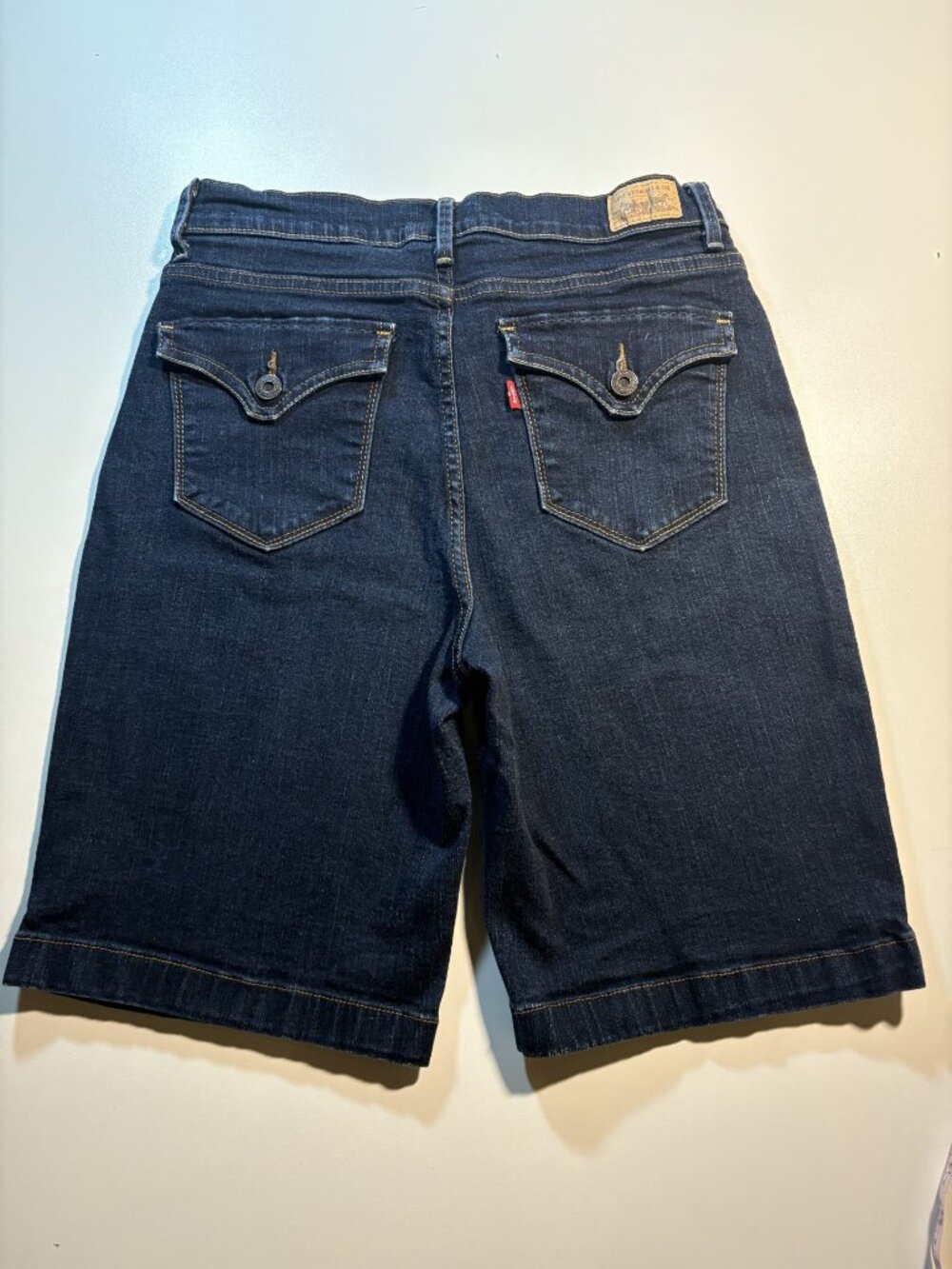 Levis 512 Perfectly Slimming Denim Bermuda Shorts Dark Wash Womens Size 10